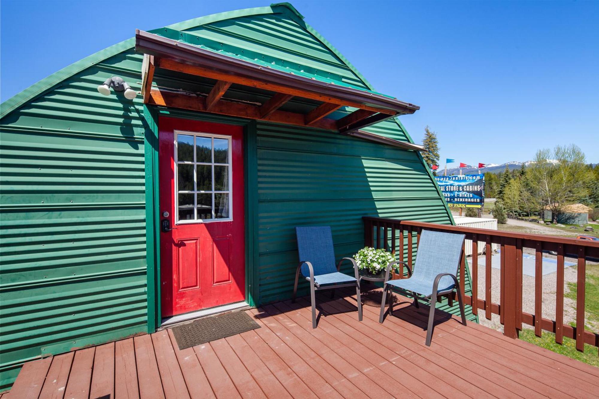 Sky Eco - Glacier General Store And Cabins Coram Экстерьер фото