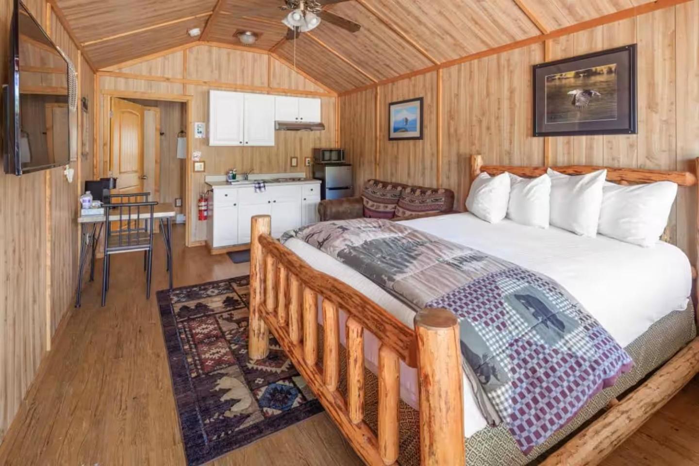 Sky Eco - Glacier General Store And Cabins Coram Экстерьер фото